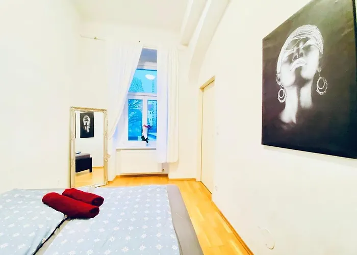 Comfortable 2br 10 Min Transport To Stadthalle Βιέννη