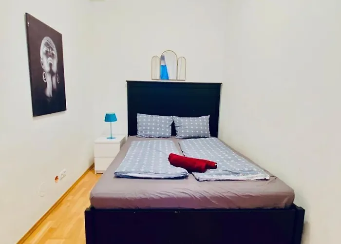 Comfortable 2br 10 Min Transport To Stadthalle Διαμέρισμα